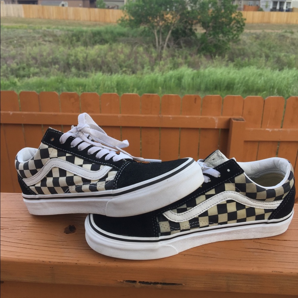 Checkered Vans! ๐ป๐ - Picture 2 of 5